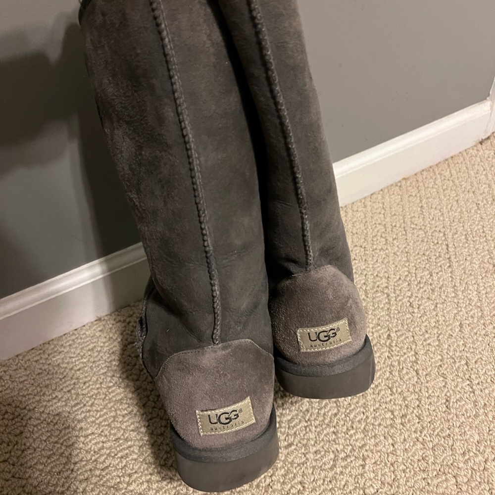 Women size 10 Ugg tall boots-gray